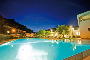 Отель Castellaro Golf Resort  Кастелларо